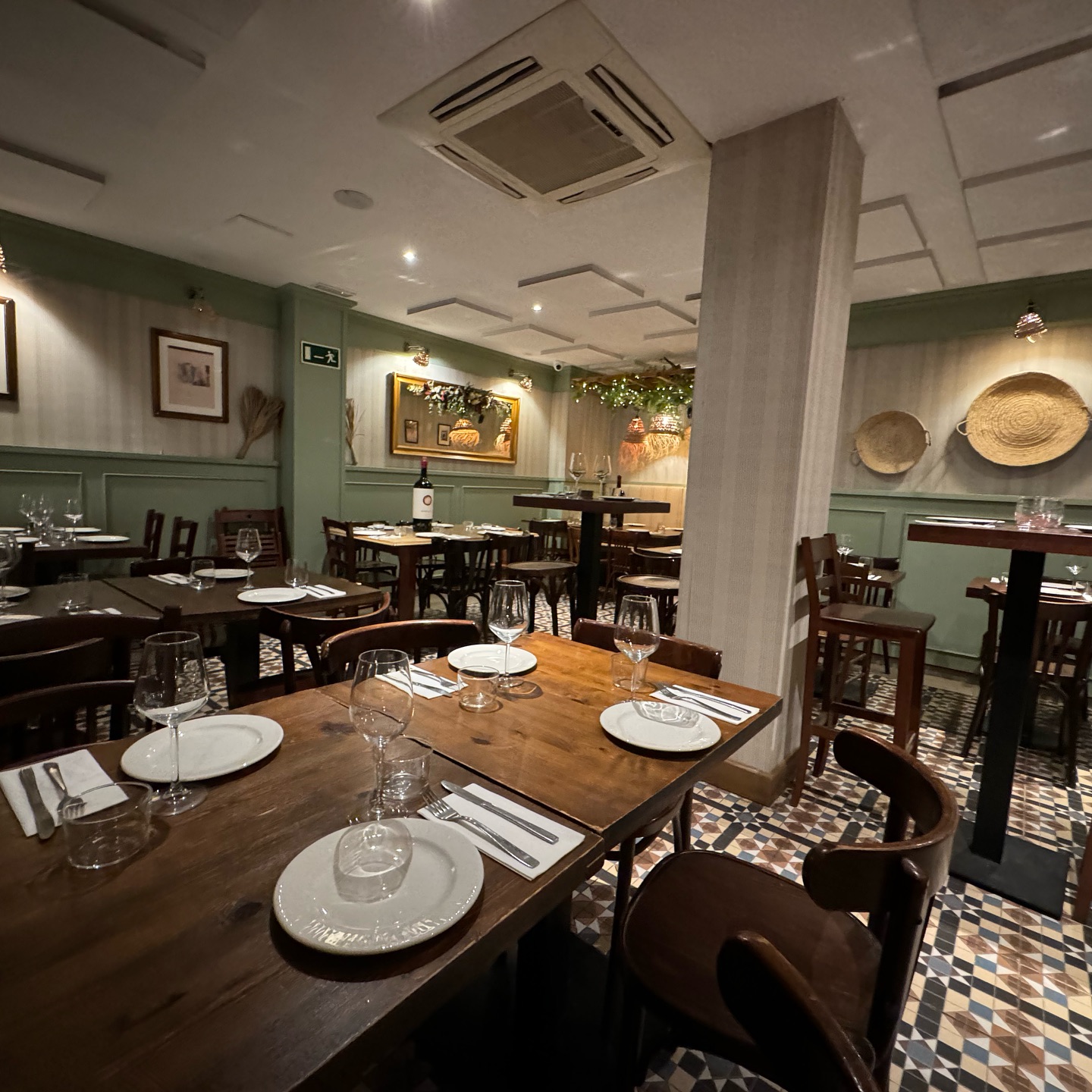 Descorche Málaga DOC, Restaurant in Málaga