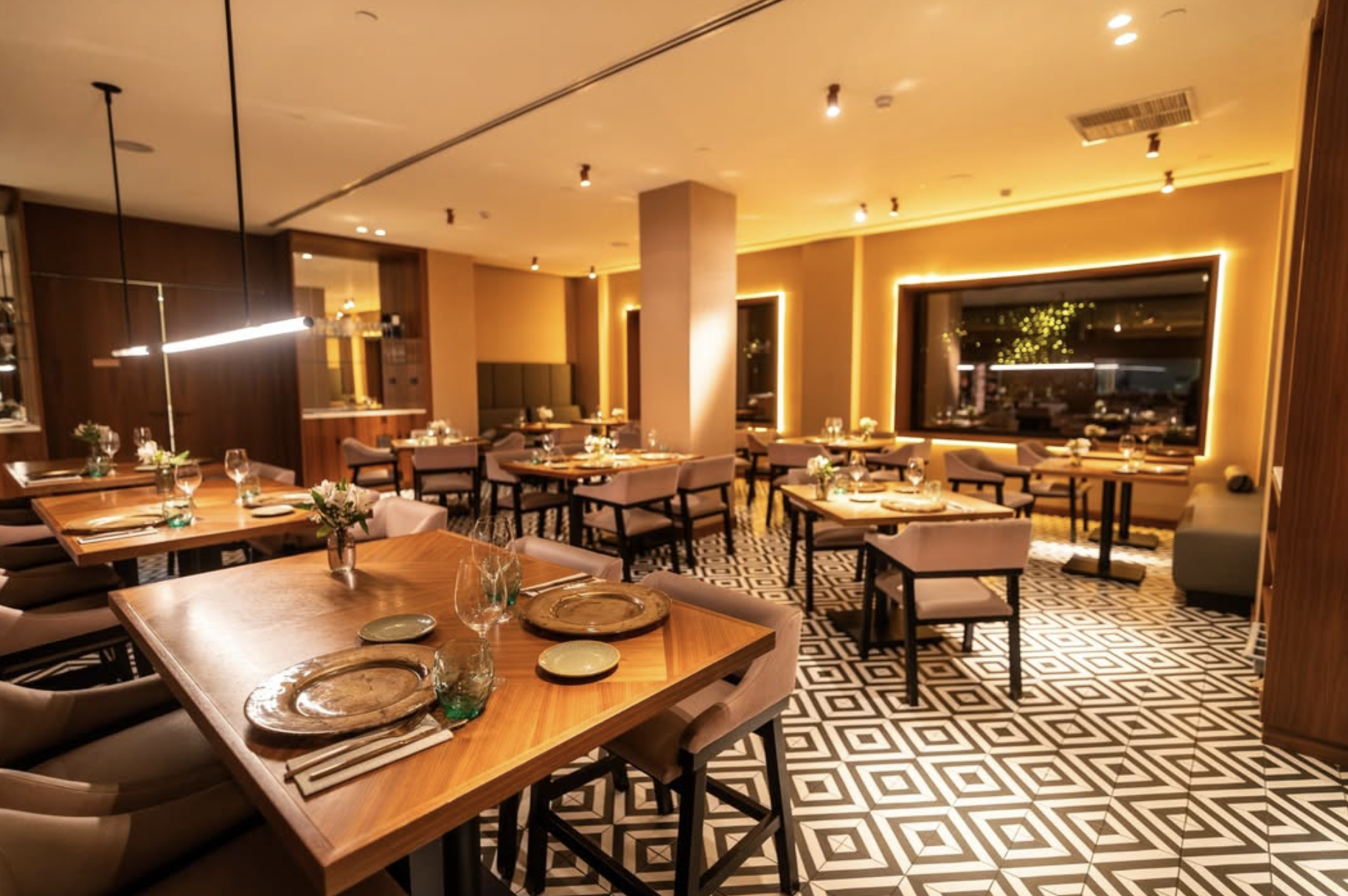 Brasas Brancas. Hotel Mercure Lugo restaurant in Lugo