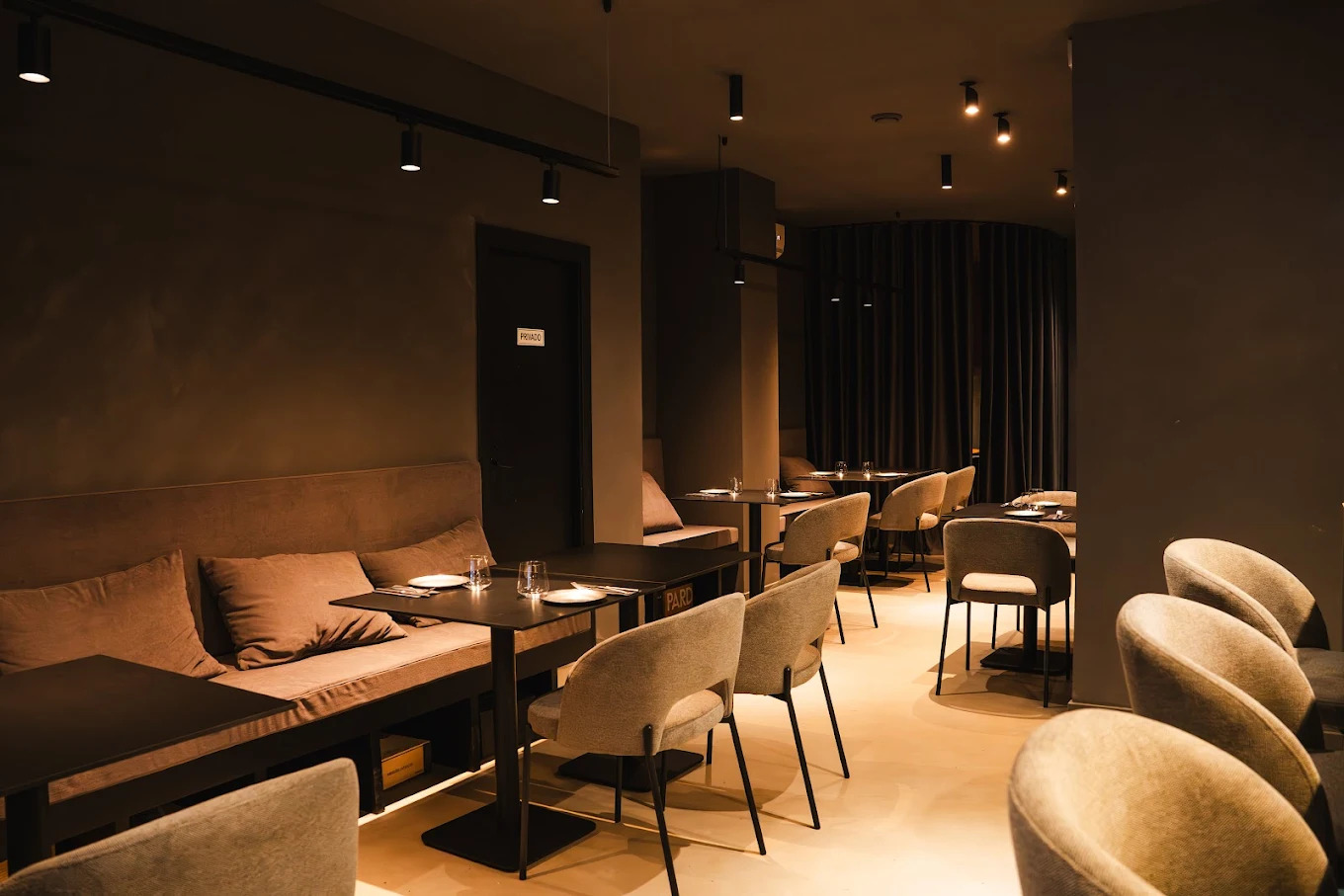 Serralunga Wine Bar restaurant in València